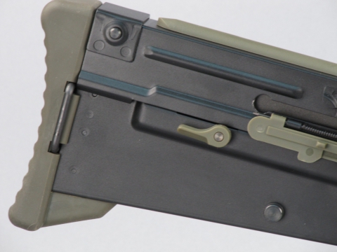 Задняя часть WE L85A2 GBB (крупный план) Задняя часть WE L85A2 GBB (крупный план)