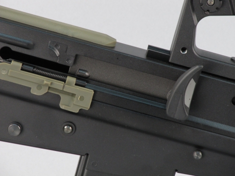 Затвор с пластиковой рукояткой WE L85A2 GBB Затвор с пластиковой рукояткой WE L85A2 GBB