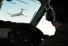 Вид из кабины самолета споровождения на последний полет VC10